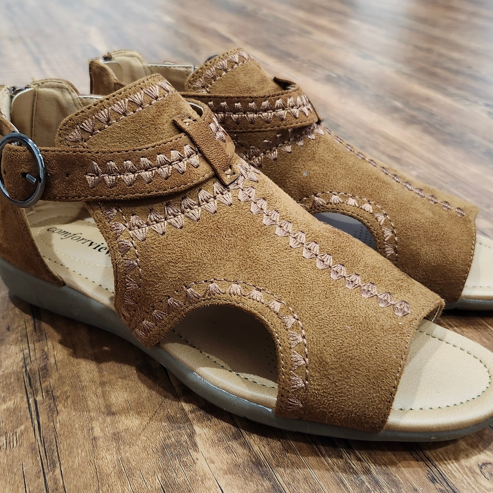 Comfortview Tan Suede Sandals